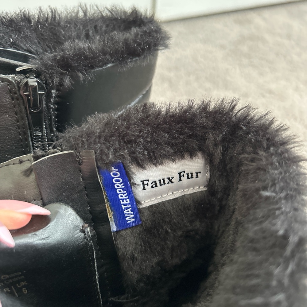 Black Fur-Lined Women's Boots Aldo - Picture 5 of 6